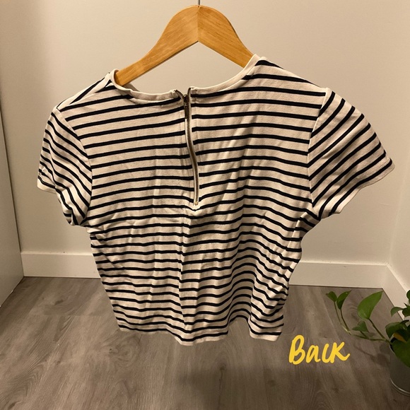 Forever 21 Black and White Striped Crop Top with Zip Detail at Back - Picture 2 of 2